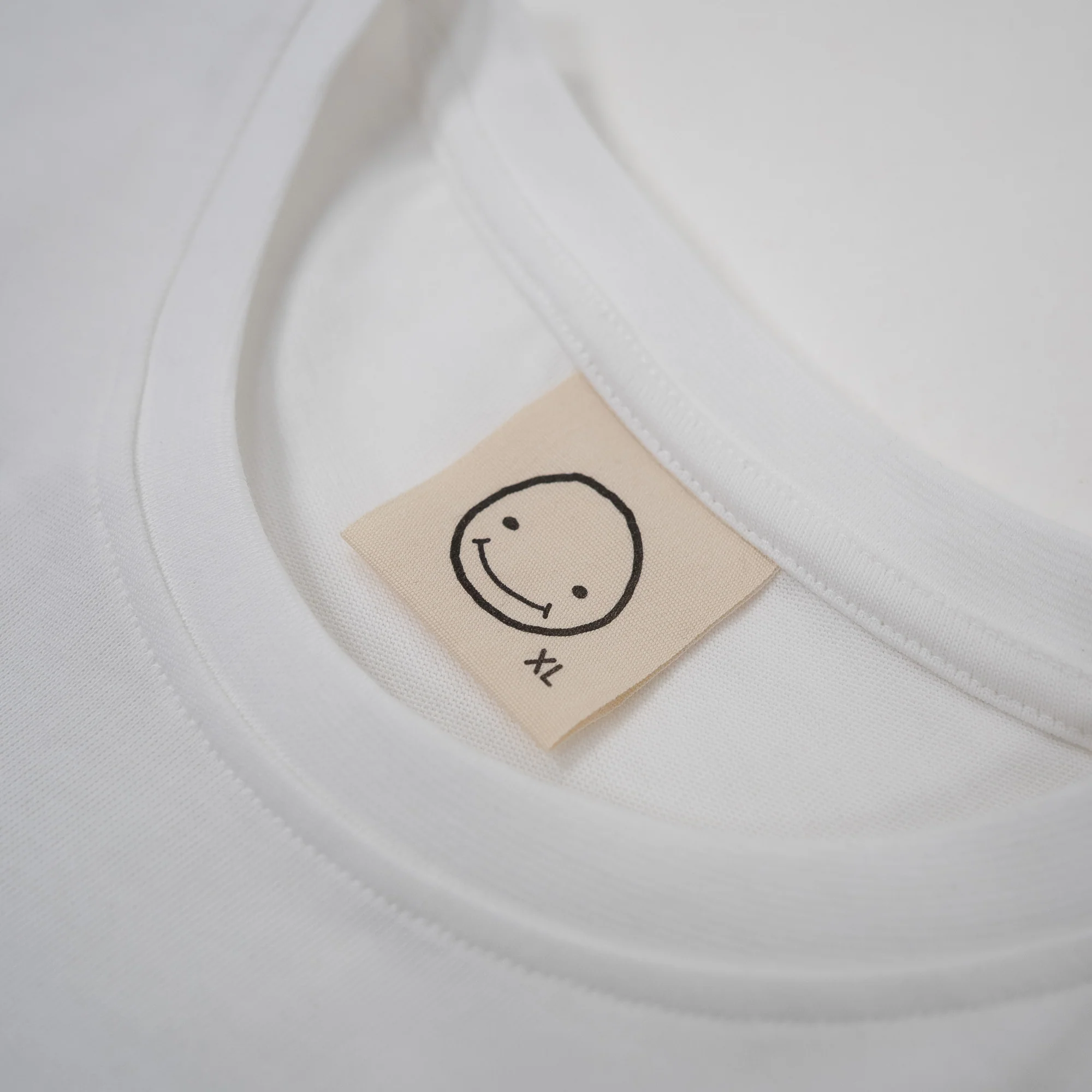 LUCREW Ellipse rot Shirt - Image 9